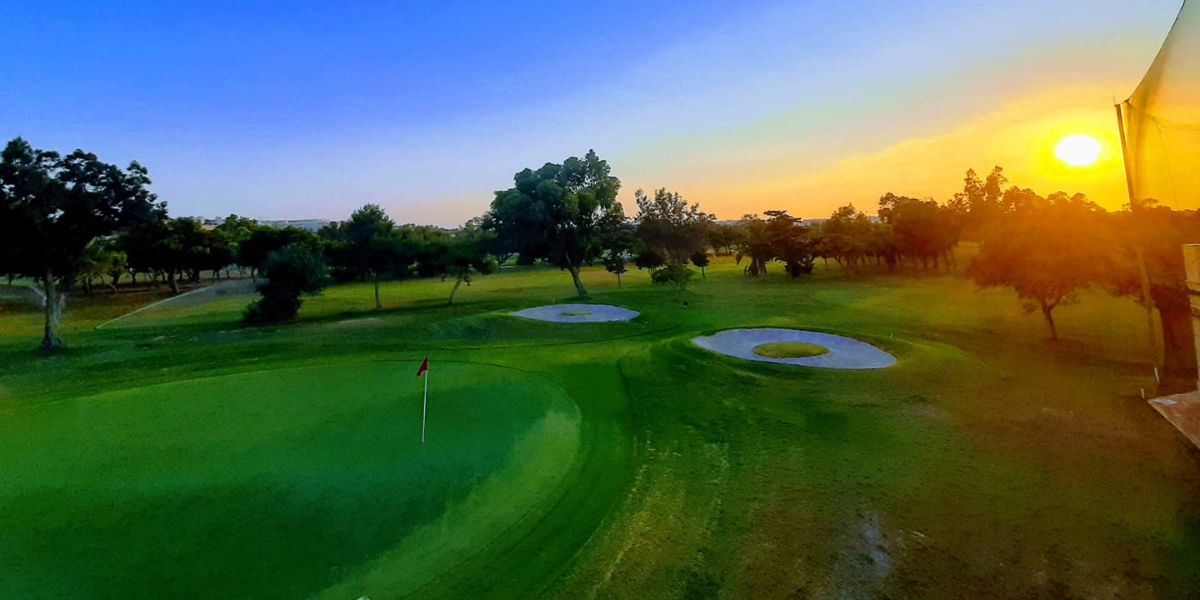 Putters Inn Royal Malta Golf Club Alfred